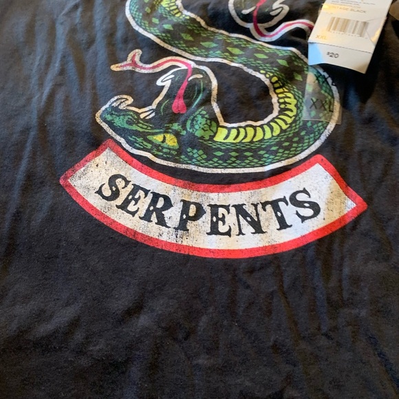 Riverdale Mens Short Sleeve T-Shirt With A Design Size XXL - Picture 2 of 5